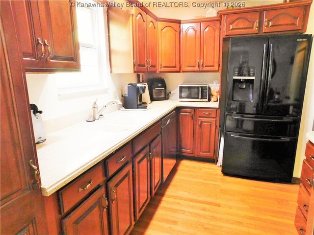 1724 Sugar Creek Drive, Charleston, WV 25312