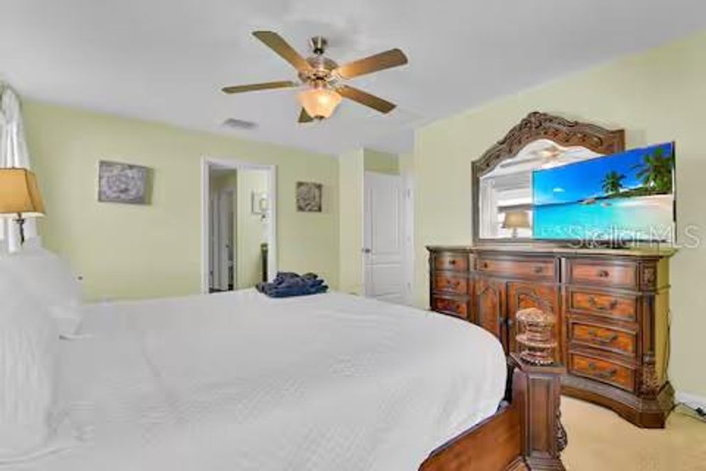 Image 13 of property listing at 10108 HAWK STORM AVENUE, Tampa, FL 33610