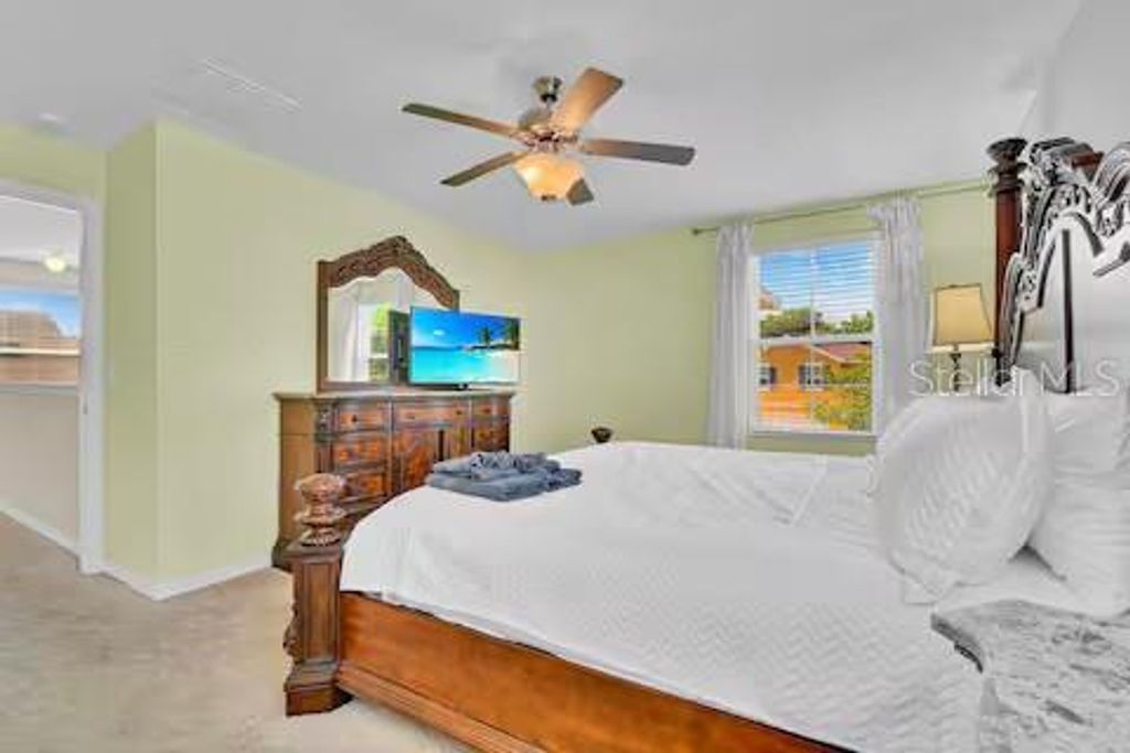 Image 17 of property listing at 10108 HAWK STORM AVENUE, Tampa, FL 33610