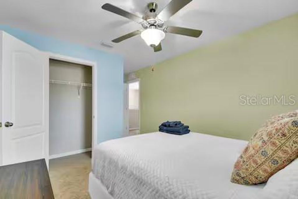 Image 20 of property listing at 10108 HAWK STORM AVENUE, Tampa, FL 33610