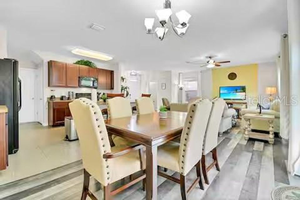 Image 4 of property listing at 10108 HAWK STORM AVENUE, Tampa, FL 33610
