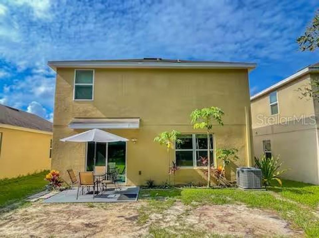 Image 35 of property listing at 10108 HAWK STORM AVENUE, Tampa, FL 33610