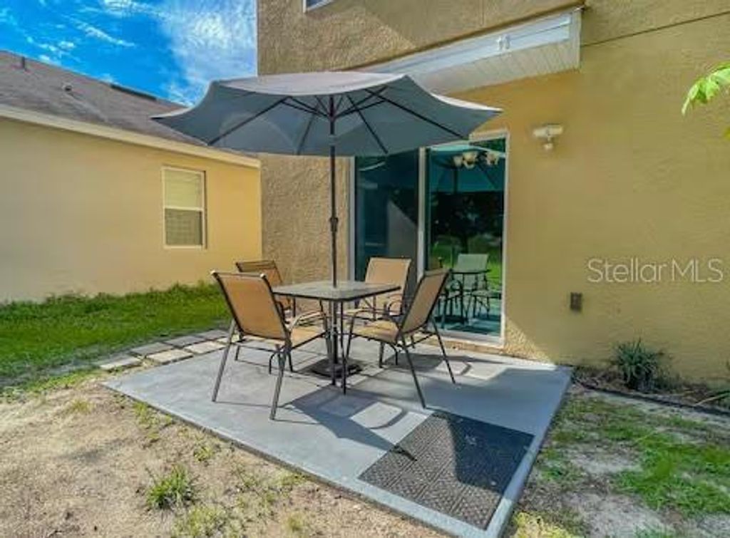 Image 38 of property listing at 10108 HAWK STORM AVENUE, Tampa, FL 33610