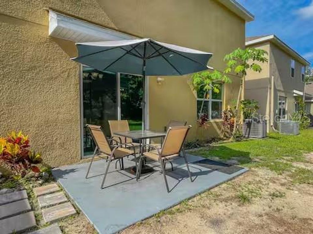 Image 39 of property listing at 10108 HAWK STORM AVENUE, Tampa, FL 33610