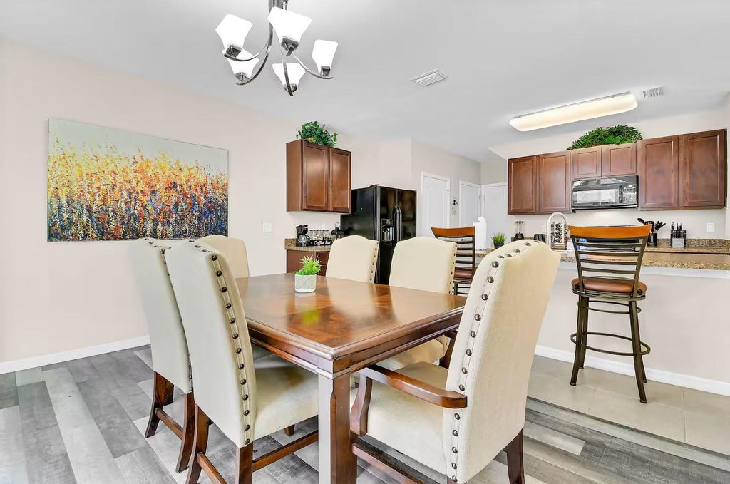 Image 8 of property listing at 10108 HAWK STORM AVENUE, Tampa, FL 33610