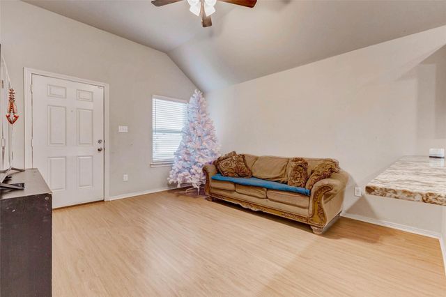 2855 Messenger Way, Bryan, TX 77803