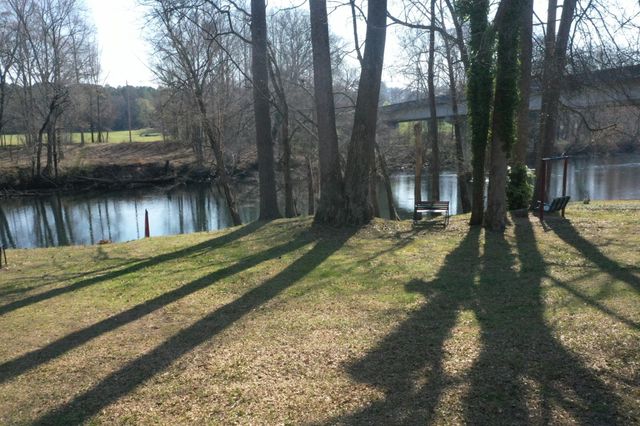 18 Crews Drive, Benton, TN 37307