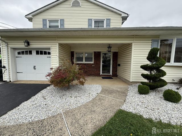 2 Elaine Court, Old Bridge, NJ 08857
