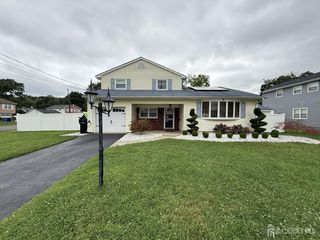2 Elaine Court, Old Bridge, NJ 08857