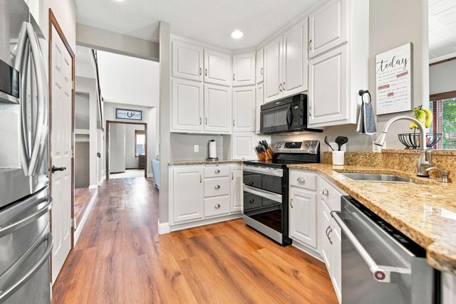 17115 81st Avenue N, Maple Grove, MN 55311