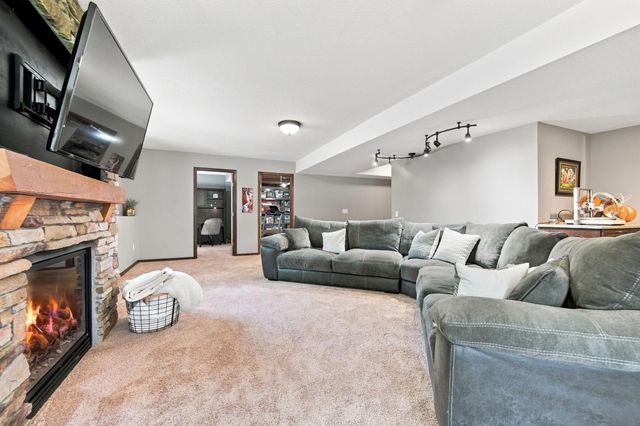 17115 81st Avenue N, Maple Grove, MN 55311