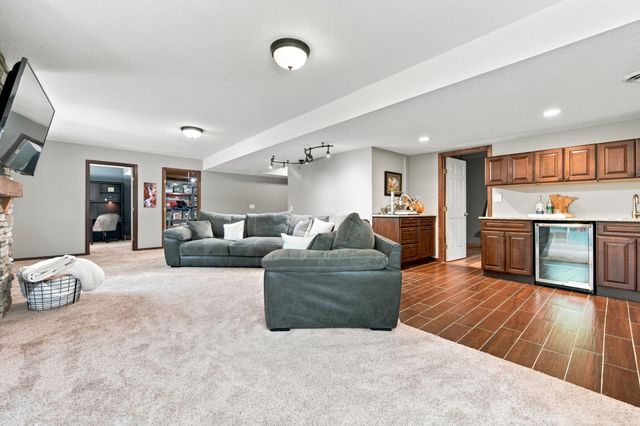 17115 81st Avenue N, Maple Grove, MN 55311