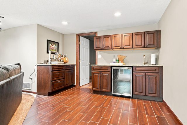 17115 81st Avenue N, Maple Grove, MN 55311