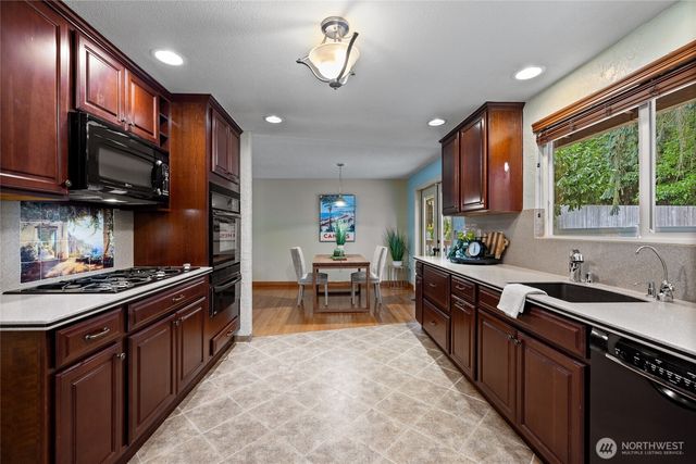 8810 47th Street W, University Place, WA 98466
