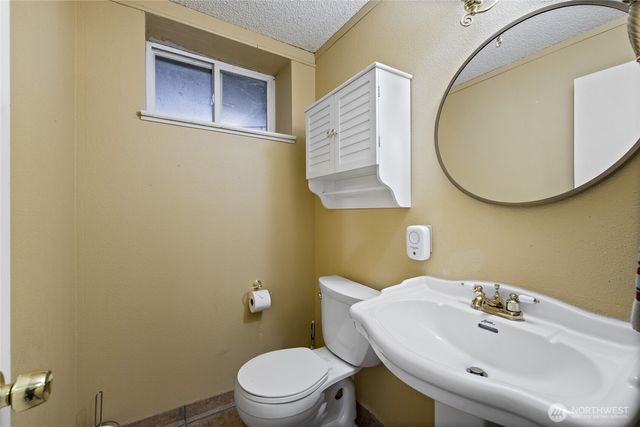 8810 47th Street W, University Place, WA 98466