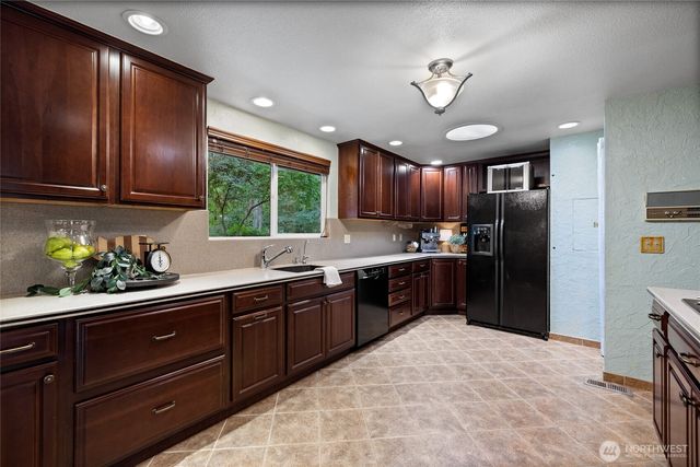 8810 47th Street W, University Place, WA 98466