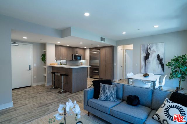 6030 Seabluff Drive 410, Los Angeles, CA 90094