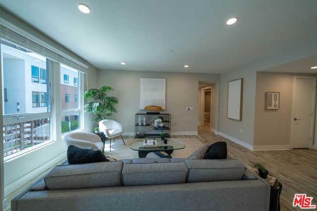 6030 Seabluff Drive 410, Los Angeles, CA 90094