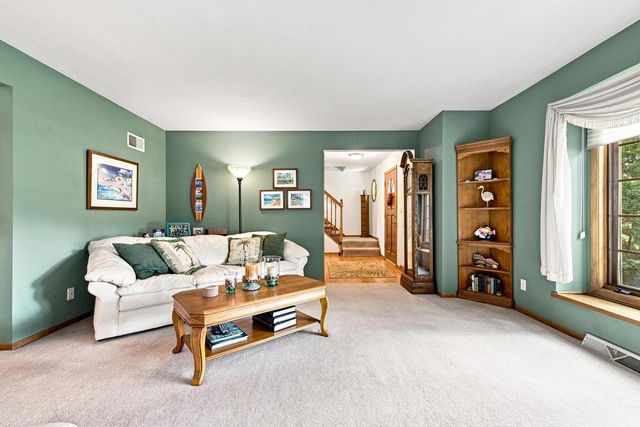 N48W25418 Aberdeen DRIVE, Pewaukee, WI 53072