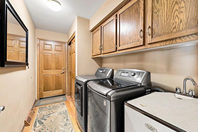 N48W25418 Aberdeen DRIVE, Pewaukee, WI 53072
