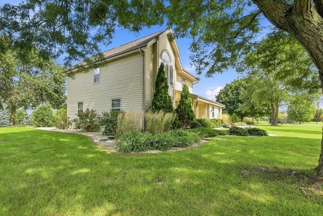 N48W25418 Aberdeen DRIVE, Pewaukee, WI 53072