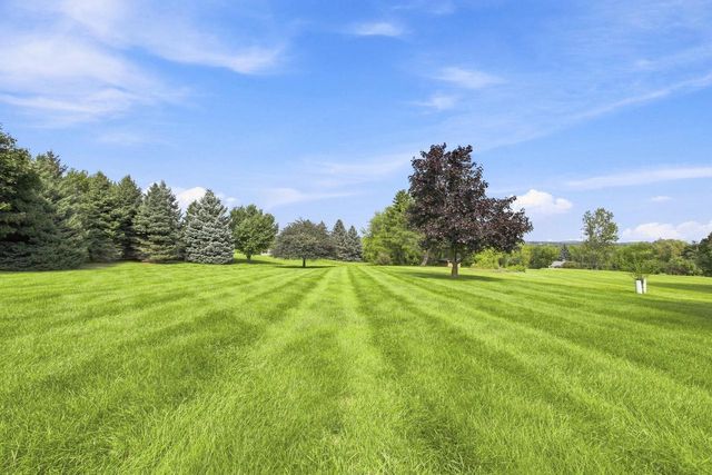 N48W25418 Aberdeen DRIVE, Pewaukee, WI 53072