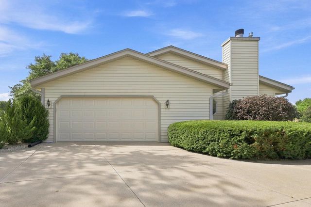 N48W25418 Aberdeen DRIVE, Pewaukee, WI 53072