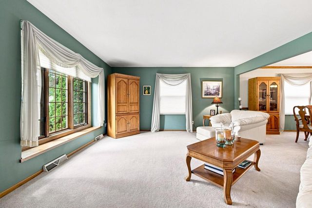 N48W25418 Aberdeen DRIVE, Pewaukee, WI 53072