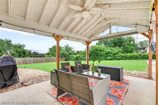 207 Azure Hills Drive, Van Buren, AR 72956