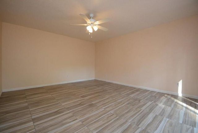 15 S Tallowberry Dr, Spring, TX 77381