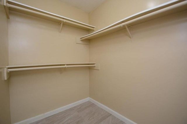 15 S Tallowberry Dr, Spring, TX 77381