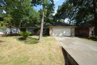 15 S Tallowberry Dr, Spring, TX 77381