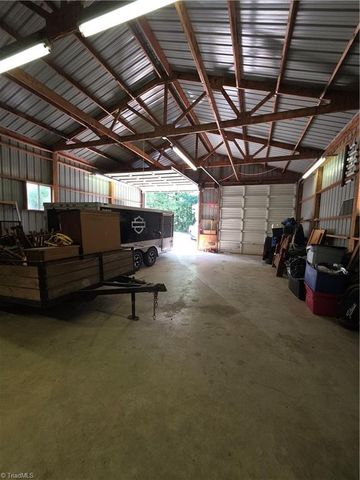 102 Hawks Road, King, NC 27021