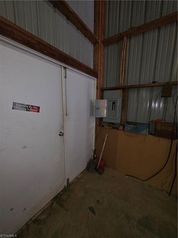 102 Hawks Road, King, NC 27021