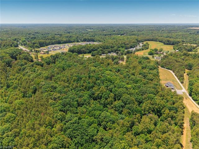 102 Hawks Road, King, NC 27021