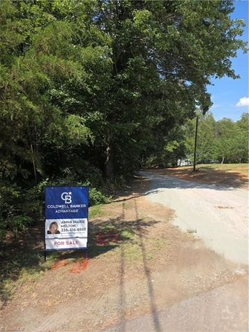 102 Hawks Road, King, NC 27021