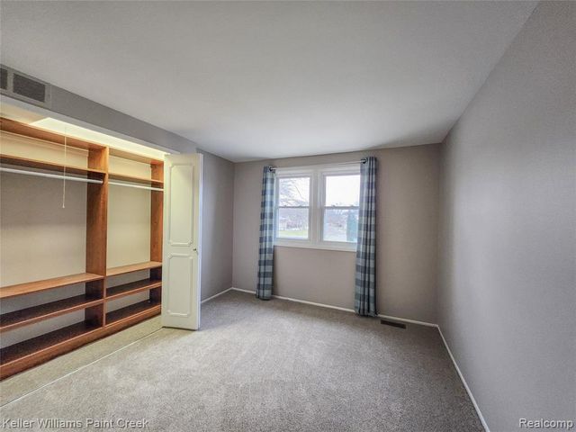 1760 Brentwood Drive, Troy, MI 48098