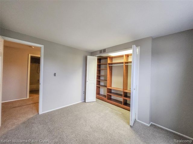 1760 Brentwood Drive, Troy, MI 48098