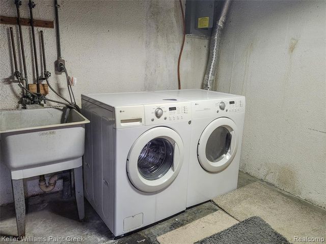 1760 Brentwood Drive, Troy, MI 48098