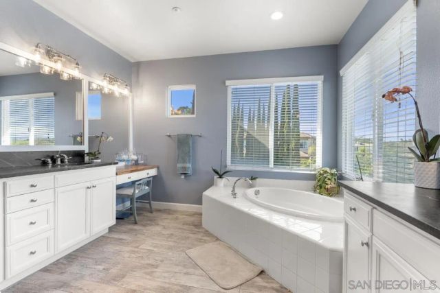 310 Highland Oaks, Fallbrook, CA 92028