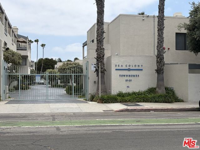 20 Ocean Park Boulevard 7, Santa Monica, CA 90405