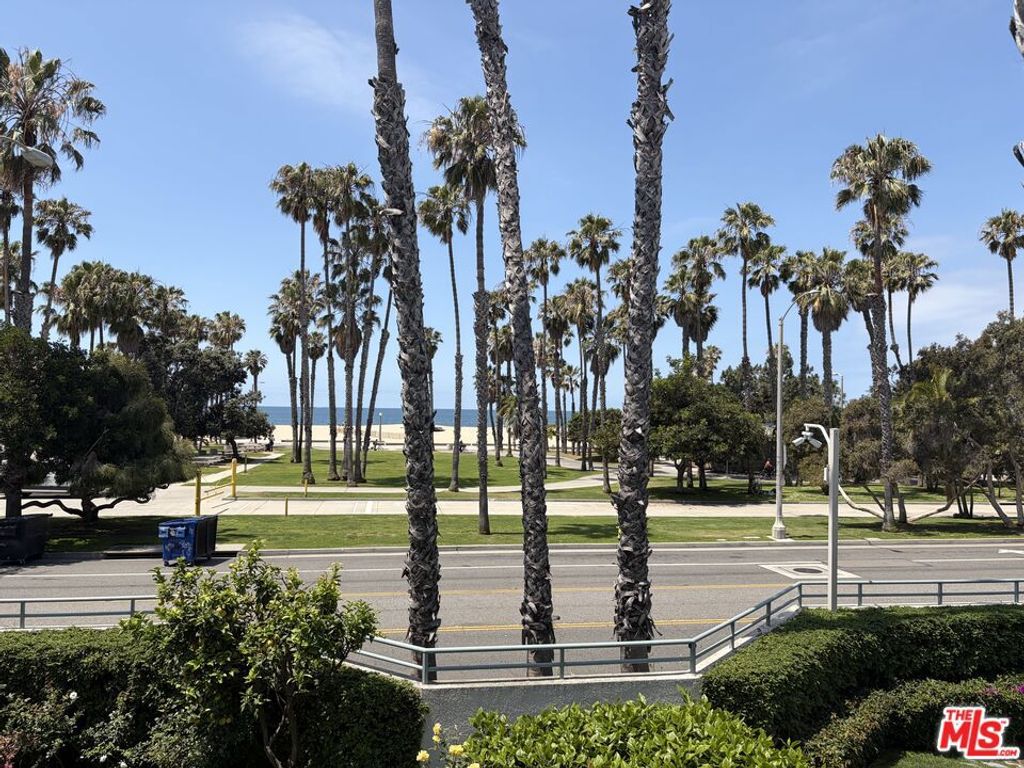 20 Ocean Park Boulevard 7, Santa Monica, CA 90405