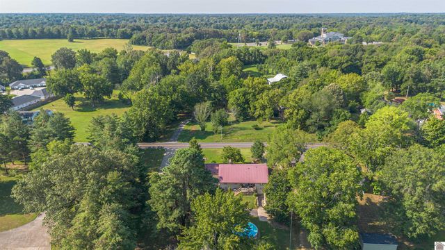 1717 N Friendship Rd, Paducah, KY 42003
