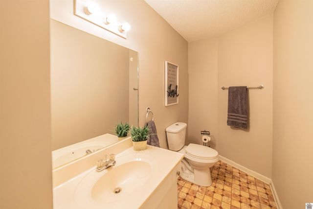 1717 N Friendship Rd, Paducah, KY 42003
