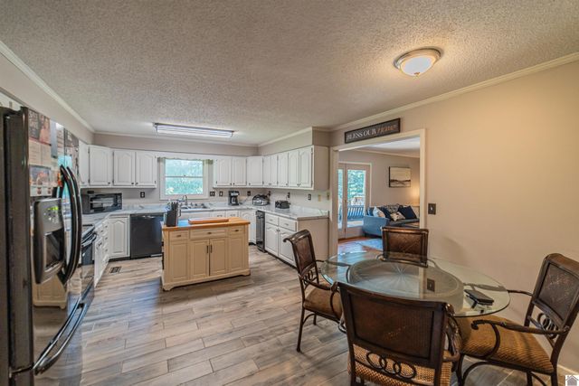 1717 N Friendship Rd, Paducah, KY 42003