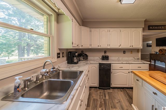 1717 N Friendship Rd, Paducah, KY 42003