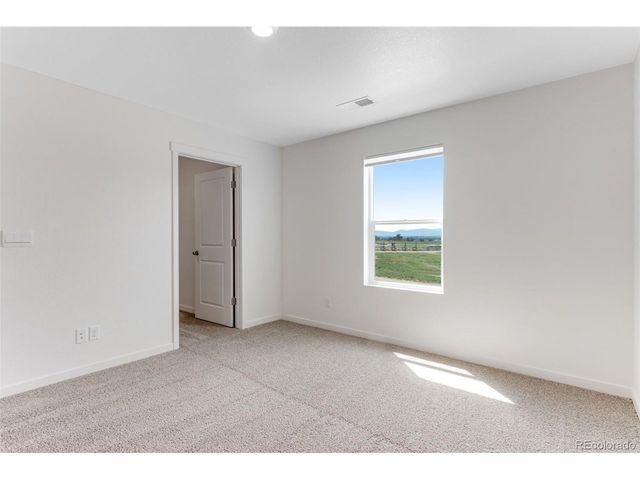 2411 Pinot Pl, Fort Lupton, CO 80621