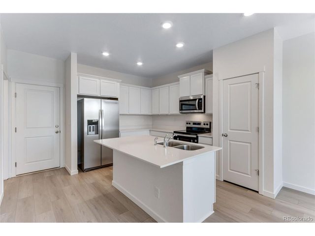 2411 Pinot Pl, Fort Lupton, CO 80621