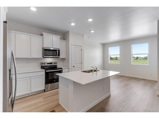 2411 Pinot Pl, Fort Lupton, CO 80621