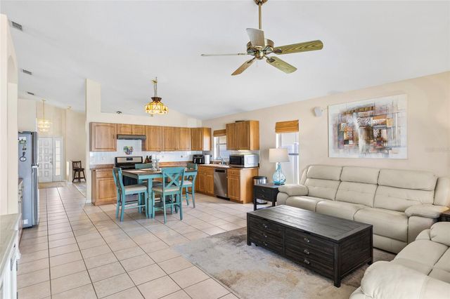 1674 MEADOW OAK LANE, Tarpon Springs, FL 34689